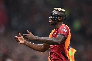 斯基拉：加拉塔萨雷准备付7500万欧签奥斯梅恩，此前两次报价遭拒