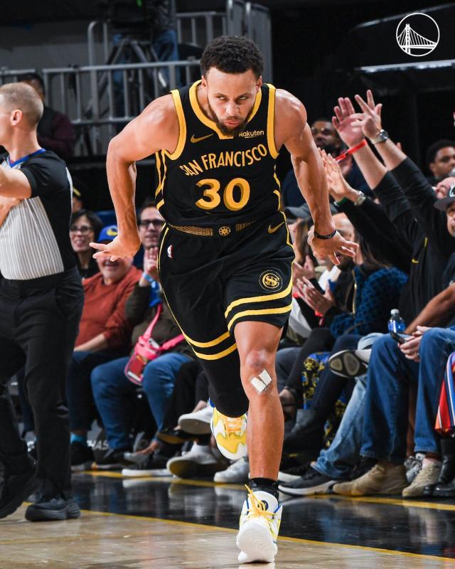 开云在线-末节连拿12分止住连败 科尔坦言勇士全靠库里支撑