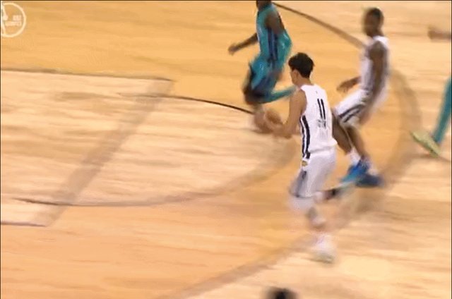 开云下载-两中国小将亮相夏联 小曾发挥一般张镇麟积极主动