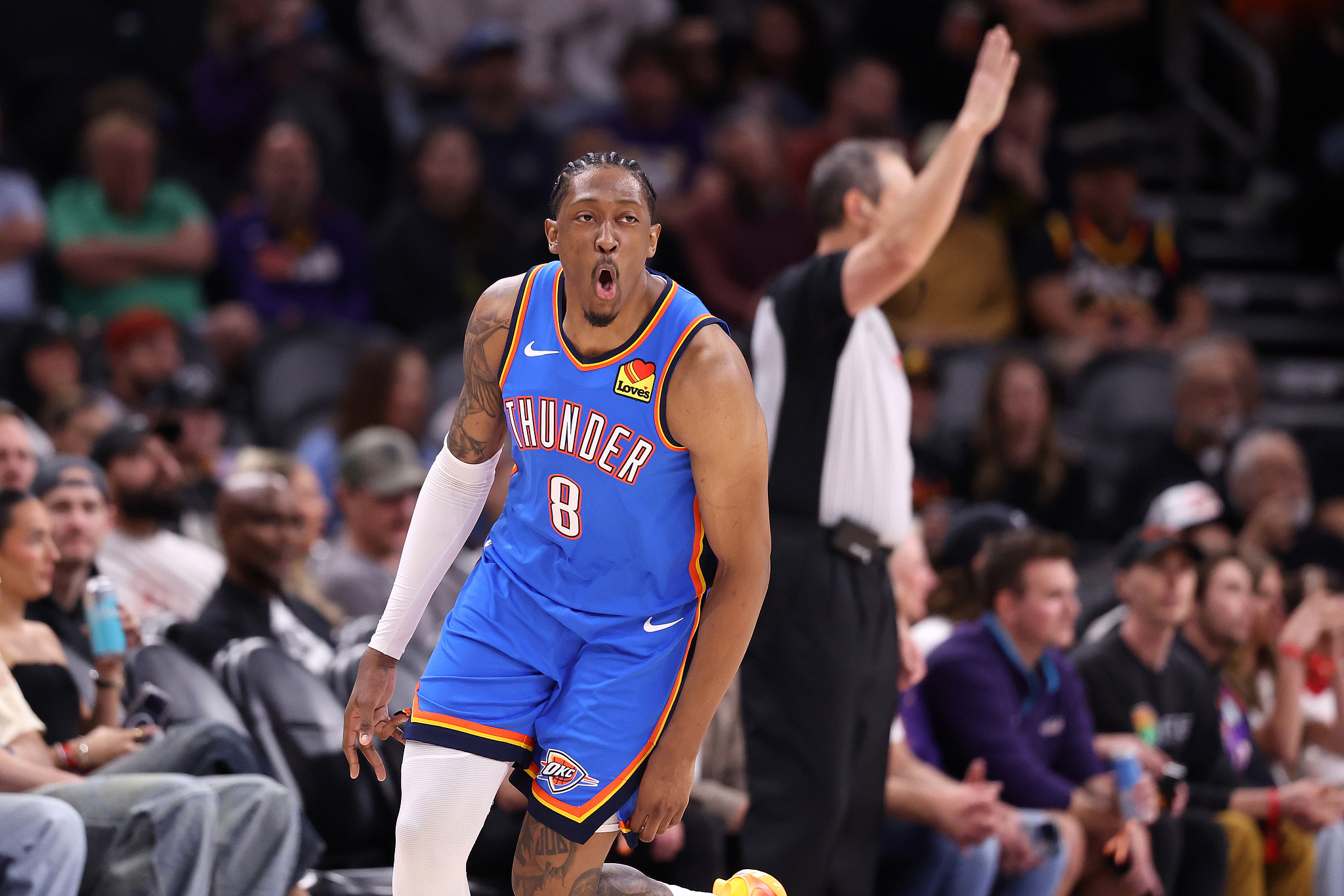 开云下载-杰威28+5霍姆格伦13分 雷霆轻取太阳取两连胜